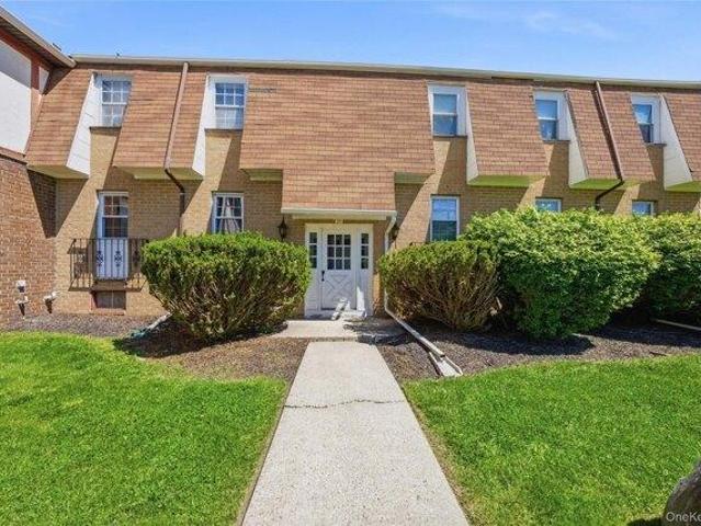 Condo for sale in Washingtonville, New York