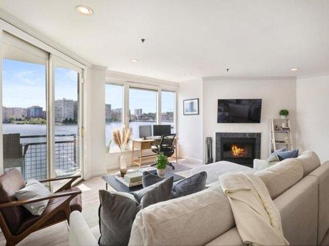Condo for sale in Hudson, New Jersey