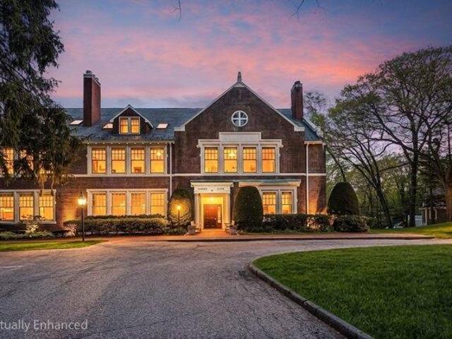 Condo for sale in Wellesley, Massachusetts