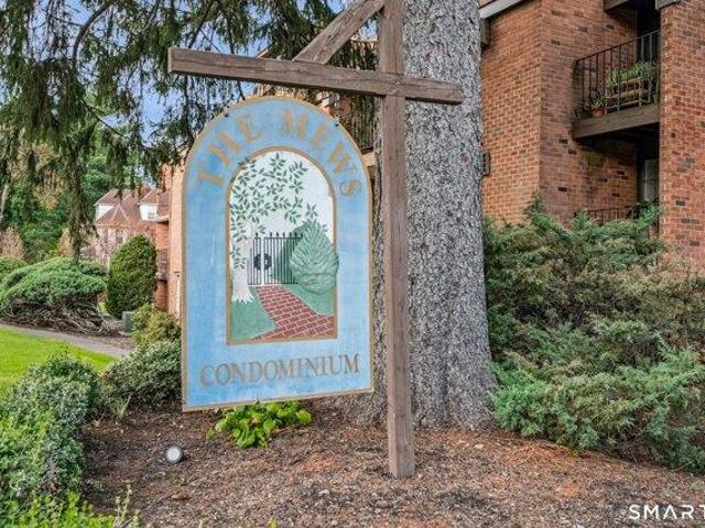 Condo for sale in Fernridge Place, West Hartford