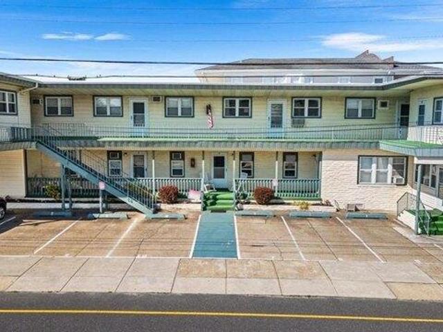 Condo for sale in Wildwood