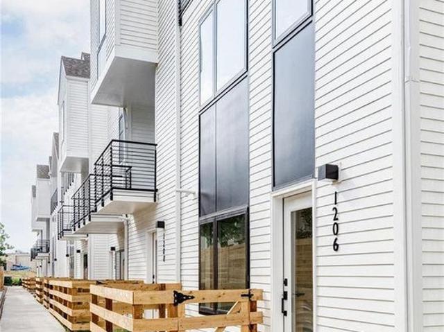 Room for rent in Parkview Residences, Lakewood