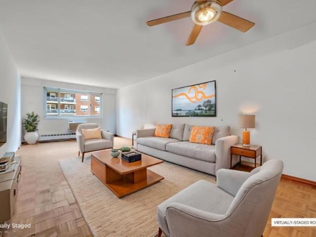 Apartment for sale in Queens, Arverne