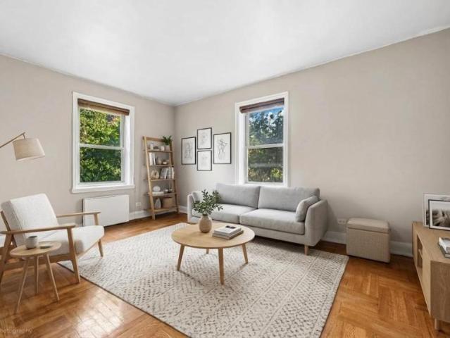 Apartment for sale in Queens, Arverne
