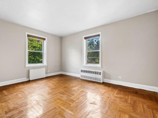 Apartment for sale in Queens, Arverne