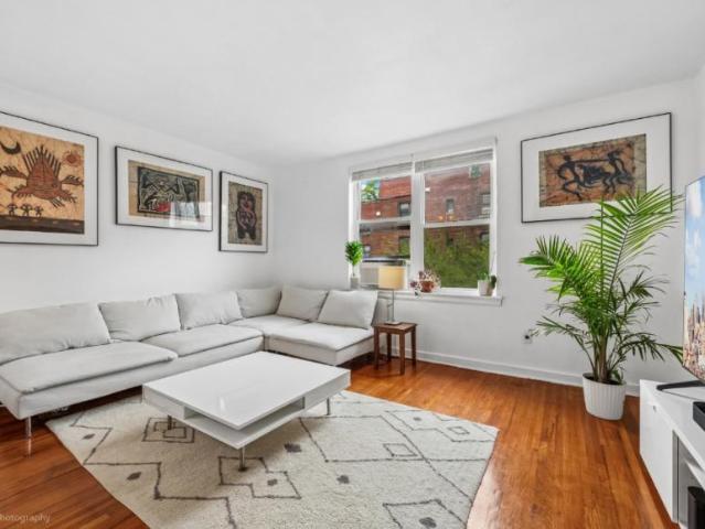Apartment for sale in Queens, Arverne