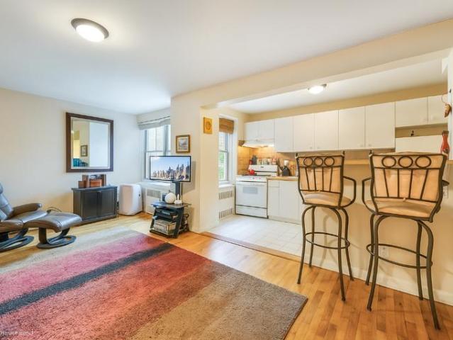 Apartment for sale in Queens, Arverne
