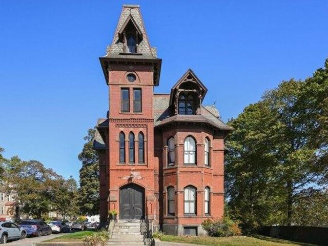 Condo for sale in Main South, Worcester