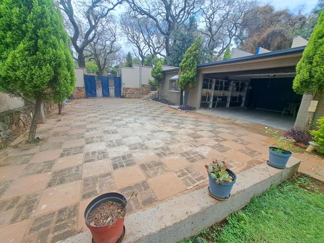 Apartment for rent in Waterkloof, Gauteng
