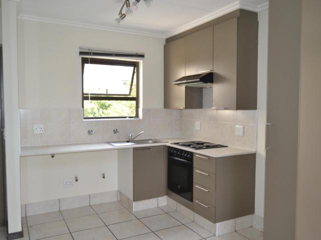 Apartment for rent in Paulshof, Alexandra