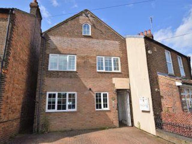 House for sale in Dunstable, Bedfordshire