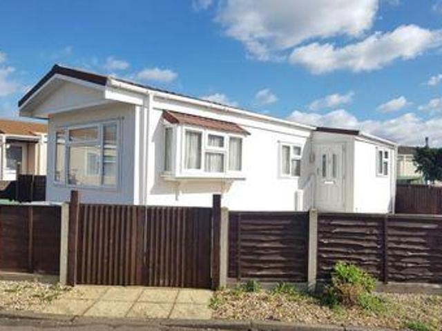 House for sale in Henlow, Bedfordshire