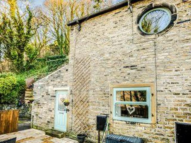 House for sale in Elland, West Yorkshire