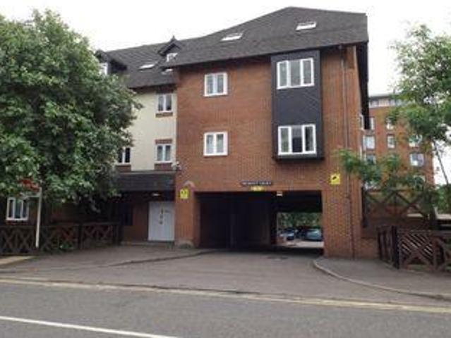 House for rent in Pouchen End, Hertfordshire