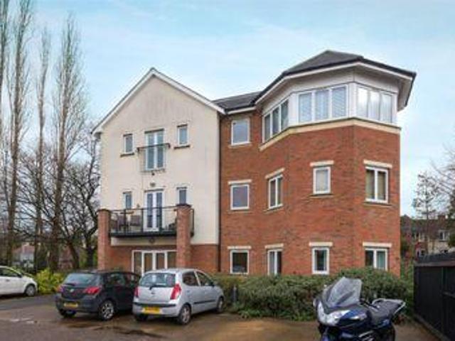 House for rent in Pachesham Park, Surrey
