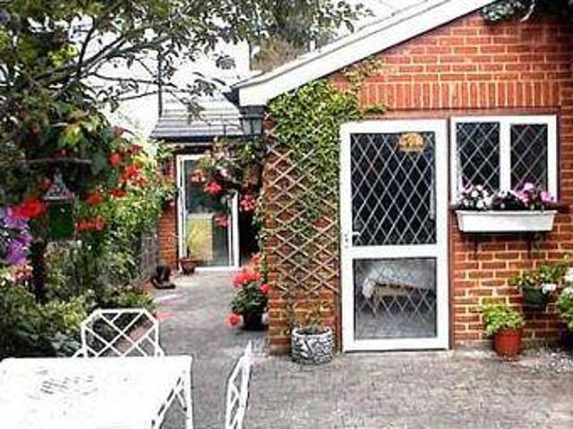 House for rent in Pachesham Park, Surrey
