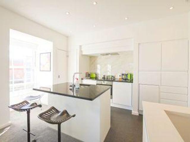 House for rent in Row Town, Surrey