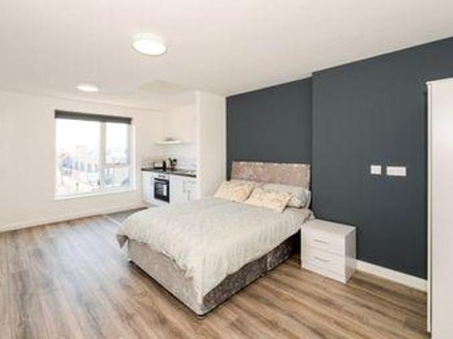 House for rent in Calderstones