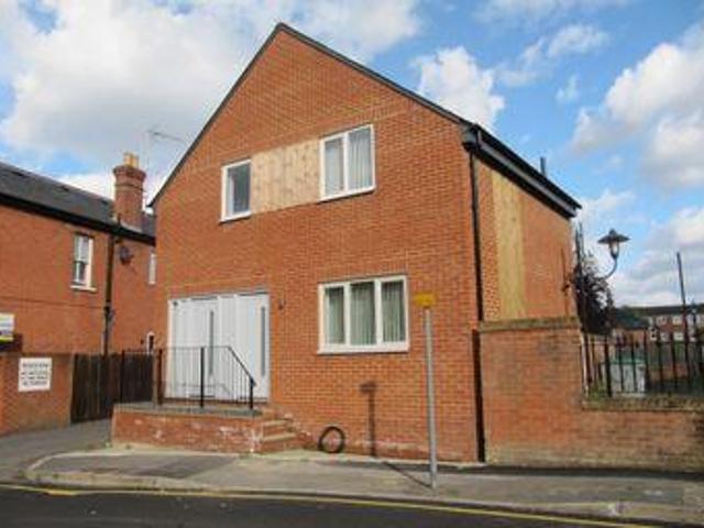 House for rent in Row Town, Surrey