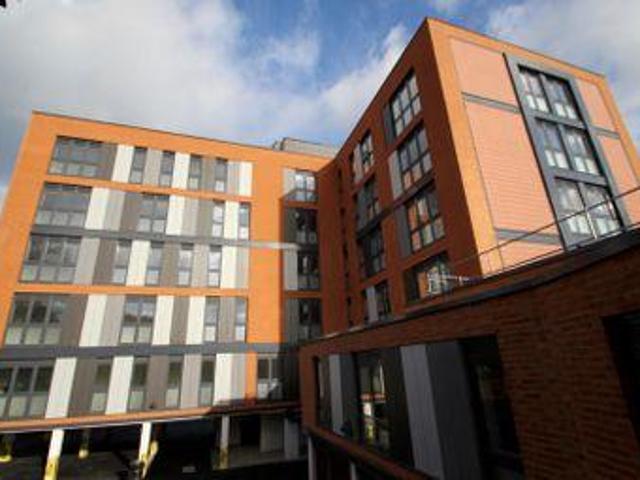 House for rent in Pachesham Park, Surrey