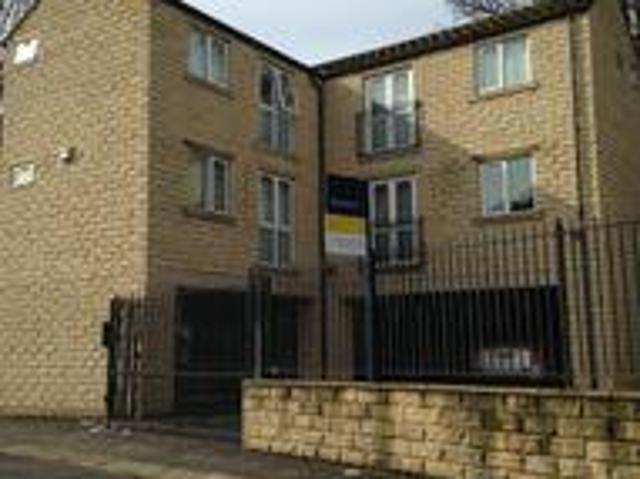 House for rent in Huddersfield, West Yorkshire