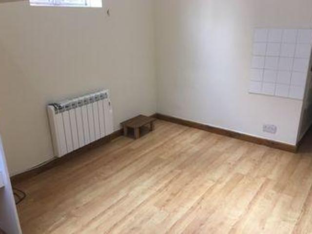 House for rent in Brentford End, Greater London