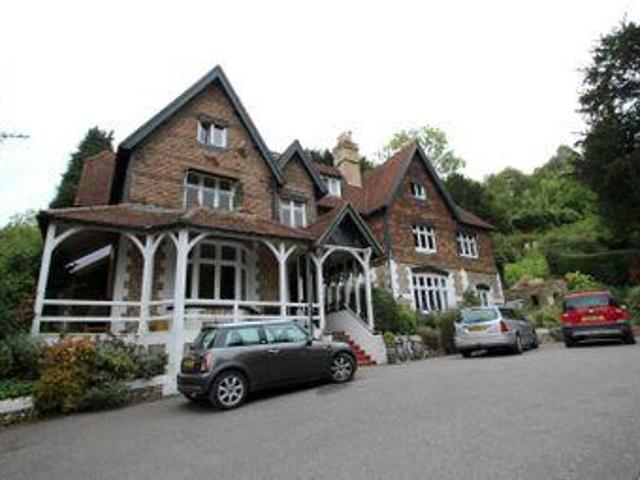 House for rent in Pachesham Park, Surrey