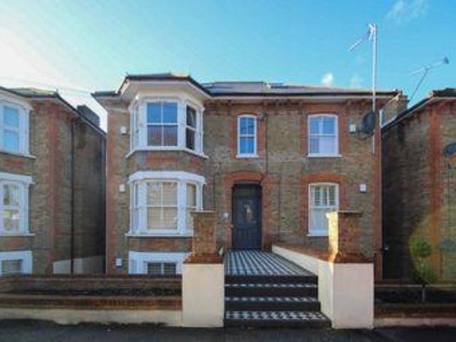 House for rent in Navestock Side