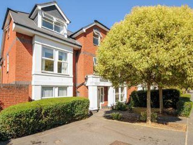 House for rent in Row Town, Surrey