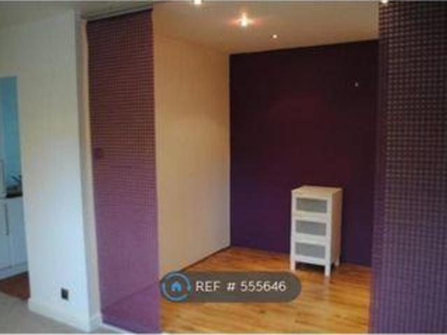 House for rent in Charlesworth, East Midlands