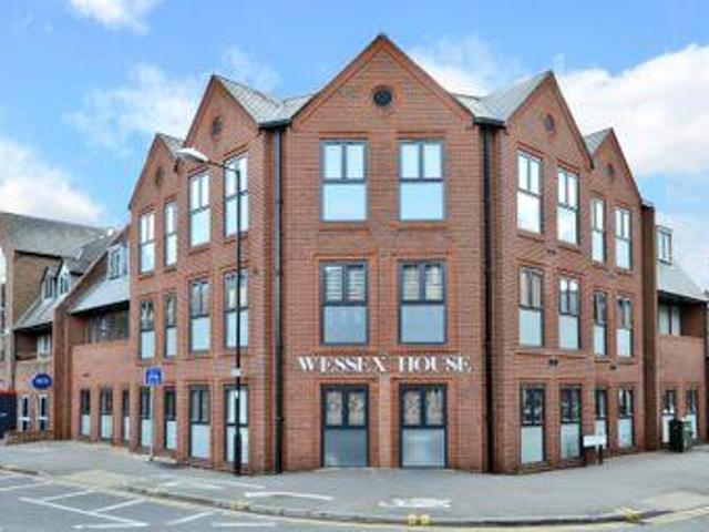 House for rent in Heol-las, Surrey