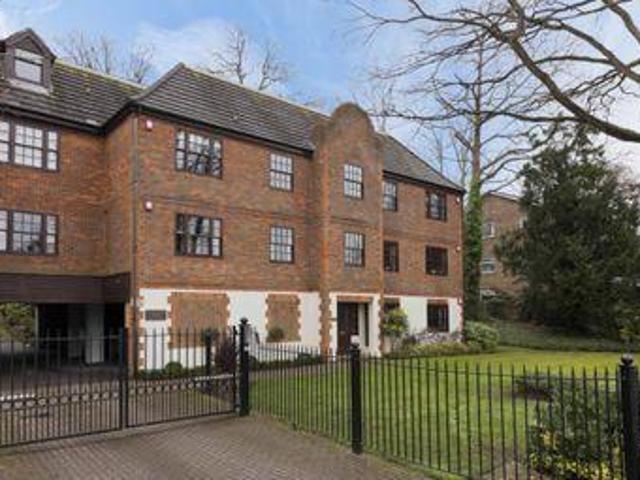 House for rent in Weybridge, Elmbridge