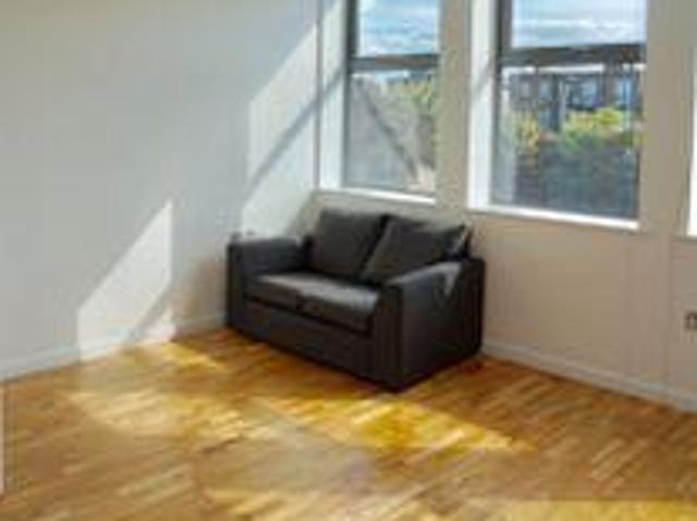 House for rent in Surrey
