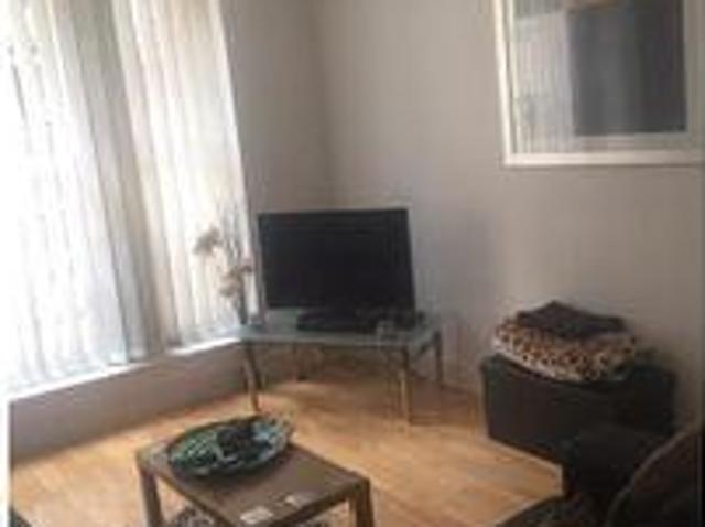 House for rent in Calderstones