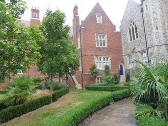 House for rent in Navestock Side