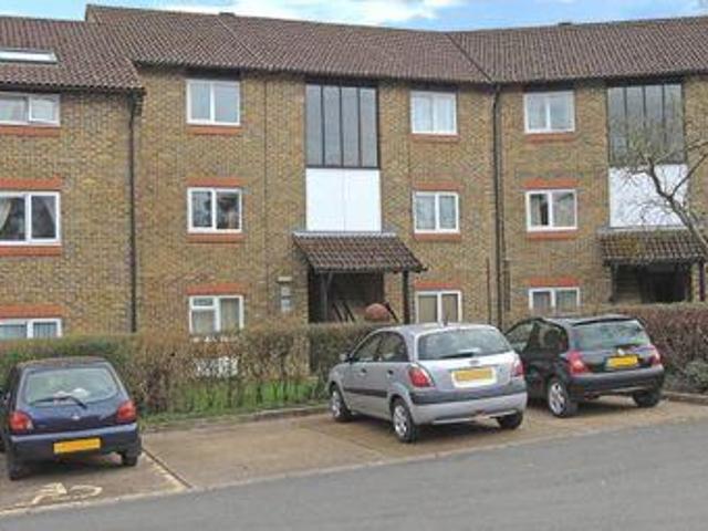 House for rent in Pachesham Park, Surrey
