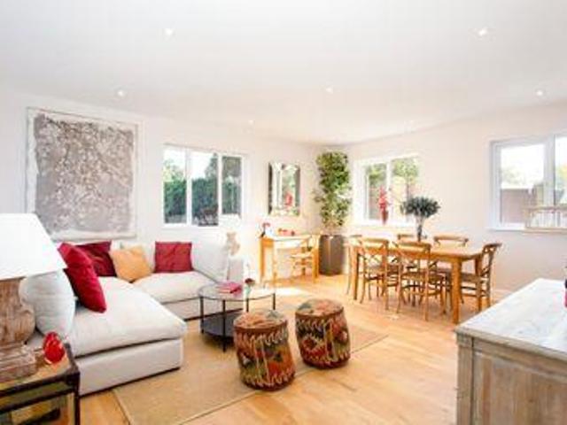House for sale in Iver