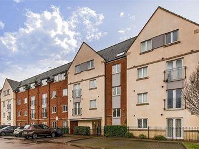 House for sale in Isleworth, Greater London