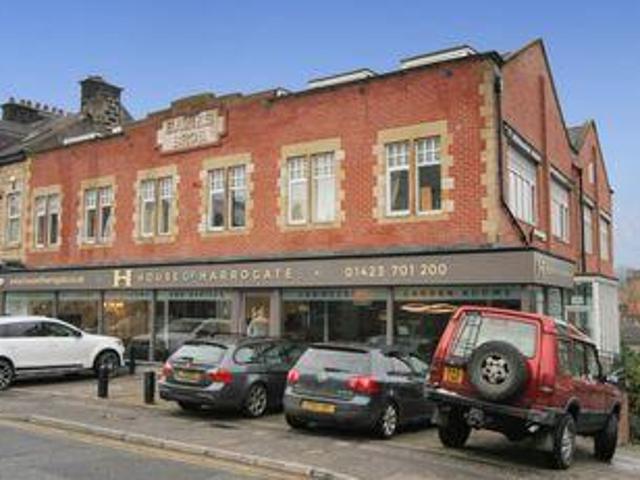 House for sale in Harrogate, North Yorkshire