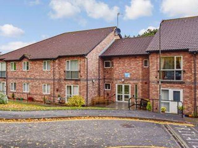 House for sale in Mid Glamorgan, Cymru / Wales