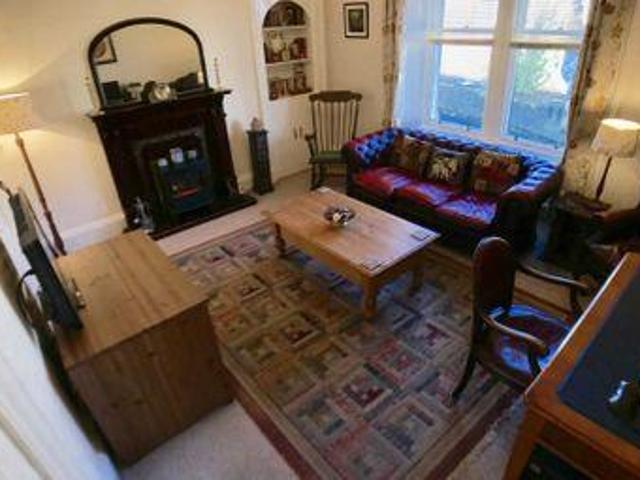 House for sale in Lochwinnoch, Scotland