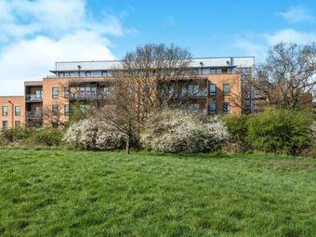 House for sale in New Malden, Greater London