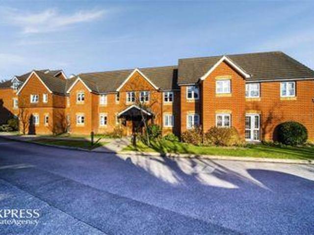 House for sale in Hillview, Surrey