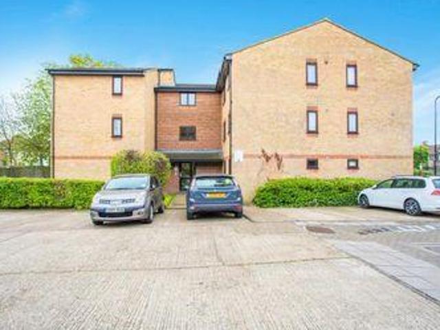 House for sale in London Borough of Ealing, Greenford