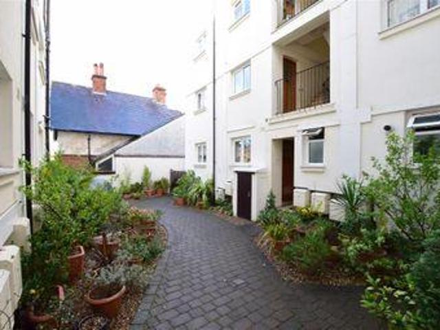 House for sale in Pachesham Park, Surrey