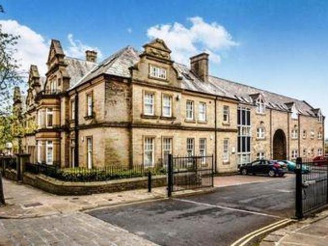 House for sale in Halifax, West Yorkshire