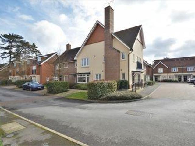 House for sale in Pachesham Park, Surrey