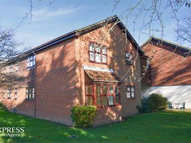 House for sale in Pachesham Park, Surrey