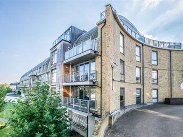House for sale in Hertford, Colliers End
