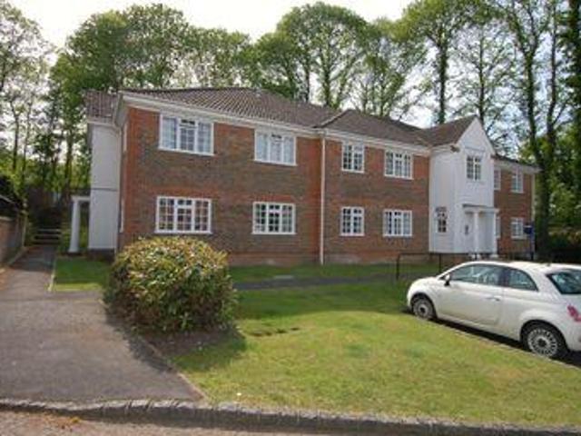 House for sale in Heol-las, Surrey